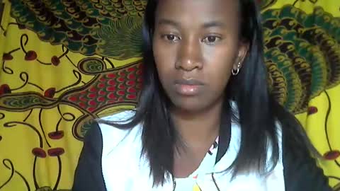 minouch211907 online show from September 22, 12:45 am