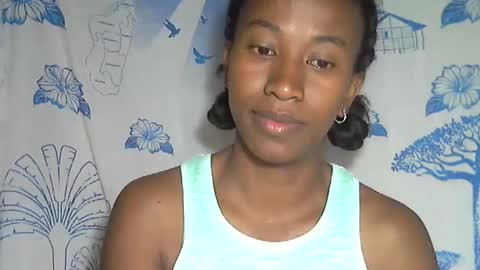 minouch211907 online show from December 18, 1:00 am