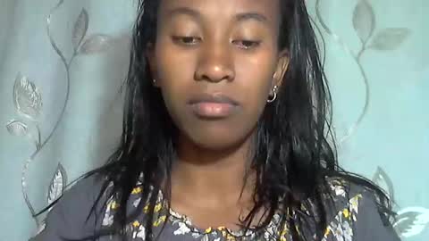 minouch211907 online show from April 6, 4:46 am