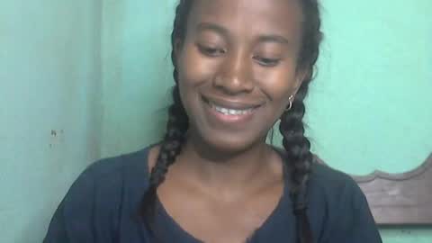 minouch211907 online show from May 27, 2:19 am