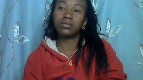 minouch211907 online show from July 8, 3:11 am