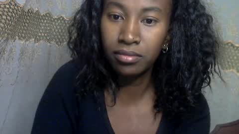 minouch211907 online show from July 19, 3:32 am