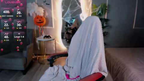 Snapshot of mira_fyre chatting on November 5, 8:42 pm MIra online show from November 5, 8:42 pm