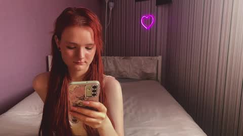 Snapshot of mira_jess chatting on May 28, 2:31 am Mira Help me get my thumbs up online show from May 28, 2:31 am