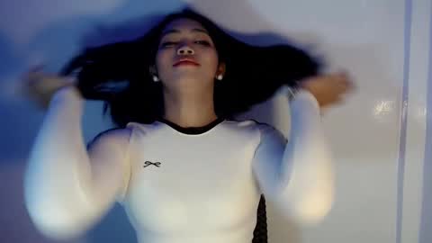 Mira Bella online show from December 21, 11:45 pm