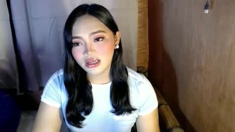 Snapshot of mira_luna222 chatting on November 30, 1:53 am Mira Bella online show from November 30, 1:53 am