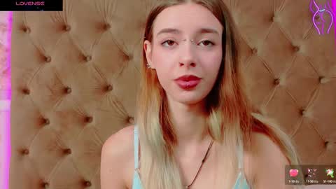 mira_lynxx online show from November 10, 5:06 am