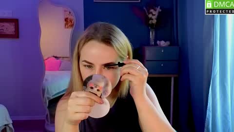 Mira online show from May 28, 1:58 am