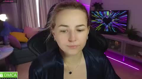 Snapshot of mira_mermayd chatting on July 24, 8:12 am Mira online show from July 24, 8:12 am