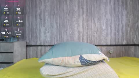 mira_one_ online show from March 14, 10:10 am