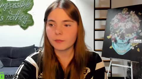 miraa_bloom online show from April 16, 3:35 pm