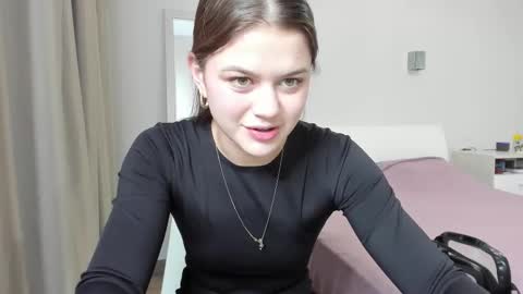 Snapshot of miraa_m chatting on November 26, 8:32 pm Mira online show from November 26, 8:32 pm