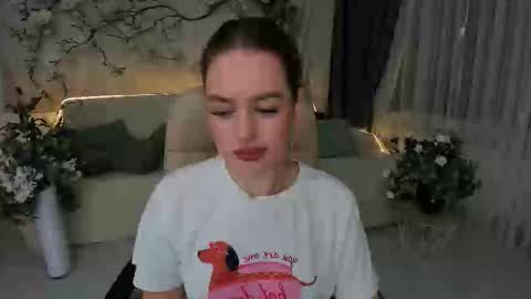 Emma online show from November 9, 10:02 am