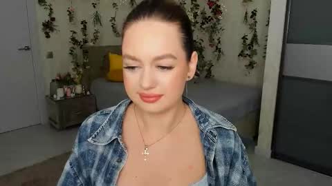 Emma online show from December 1, 6:02 pm