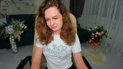 Emma online show from April 15, 7:58 pm