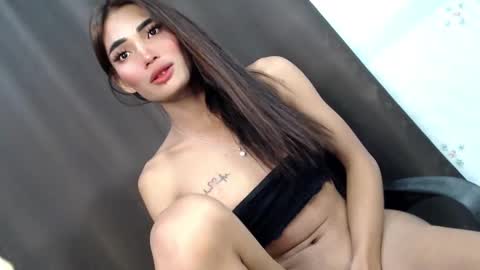 Snapshot of miraclegirl23 chatting on January 18, 8:40 pm Zoey online show from January 18, 8:40 pm