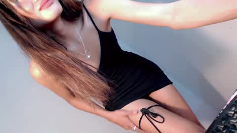 Snapshot of miraclegirl23 chatting on February 26, 12:27 am Zoey online show from February 26, 12:27 am