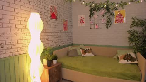 Aki online show from April 15, 11:06 am