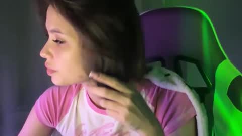 MiraLaPics online show from April 9, 8:25 pm