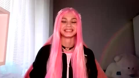 MiraLaPics online show from April 16, 8:04 am