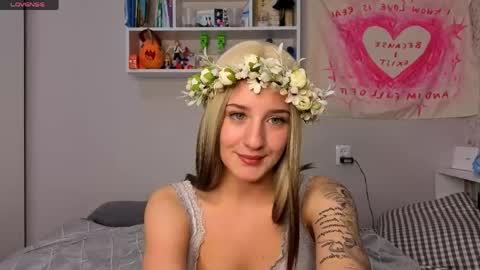 Cassie online show from May 17, 5:53 pm