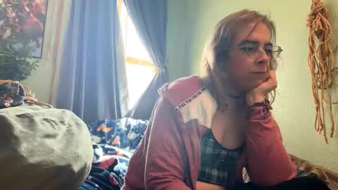 Miranda Flowers online show from March 1, 8:33 pm