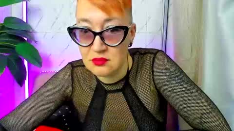 Snapshot of mirandagill chatting on December 3, 8:49 am mirandagill online show from December 3, 8:49 am