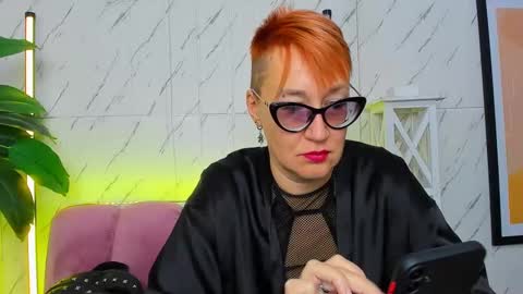 Snapshot of mirandagill chatting on December 5, 12:11 pm mirandagill online show from December 5, 12:11 pm