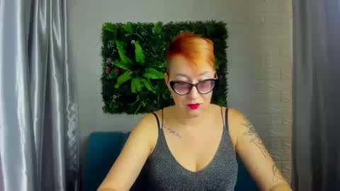 Snapshot of mirandagill chatting on December 9, 8:33 am mirandagill online show from December 9, 8:33 am