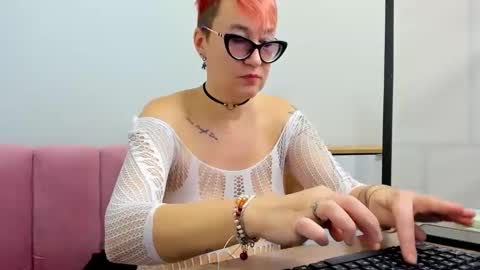 Snapshot of mirandagill chatting on January 13, 12:13 pm mirandagill online show from January 13, 12:13 pm