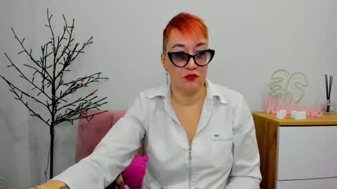 Snapshot of mirandagill chatting on February 27, 9:43 am mirandagill online show from February 27, 9:43 am