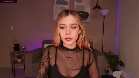 Snapshot of mirandashaw chatting on February 23, 11:14 pm Miranda Shaw online show from February 23, 11:14 pm