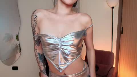 Miranda Shaw online show from April 25, 1:30 am