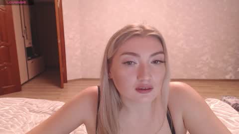 Snapshot of miraroy chatting on February 17, 4:02 pm Mira online show from February 17, 4:02 pm