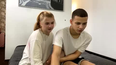 mirelcouple online show from April 16, 11:22 am