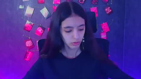Snapshot of miri_miss chatting on April 19, 5:18 am Miri online show from April 19, 5:18 am