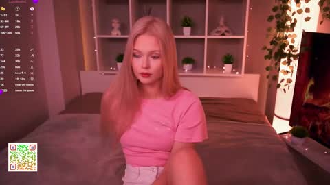 Snapshot of mirianscorgie chatting on November 7, 8:42 pm Elsa online show from November 7, 8:42 pm