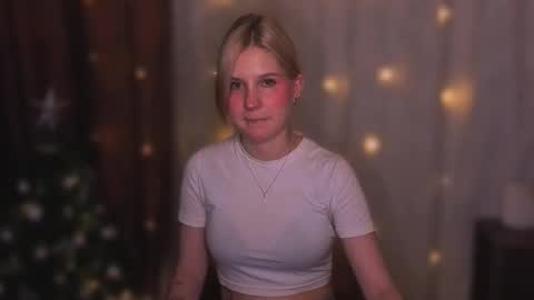 Mira online show from December 3, 9:57 pm