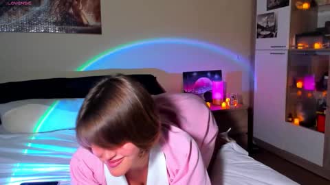 Snapshot of mirrorofsoul chatting on October 26, 4:02 pm Shelley online show from October 26, 4:02 pm