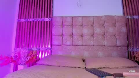 mis_sunny online show from April 29, 7:20 pm