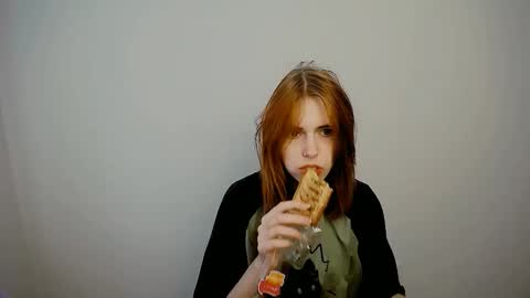 Snapshot of misaki_chan_ chatting on October 22, 11:21 am misaki_chan_ online show from October 22, 11:21 am