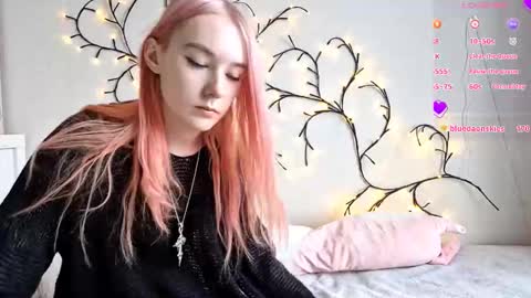 MisaMew online show from February 8, 9:02 am