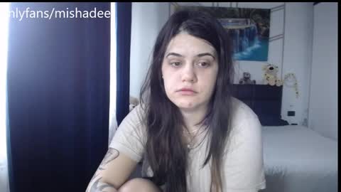 Snapshot of mishadee94 chatting on February 18, 10:27 am Mishaa online show from February 18, 10:27 am