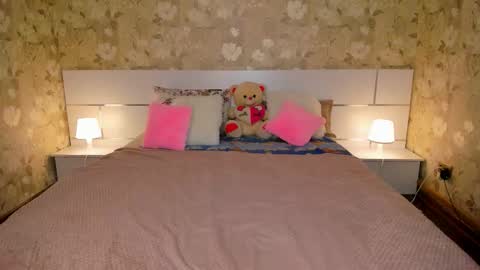 mishapallmer online show from February 27, 12:05 pm