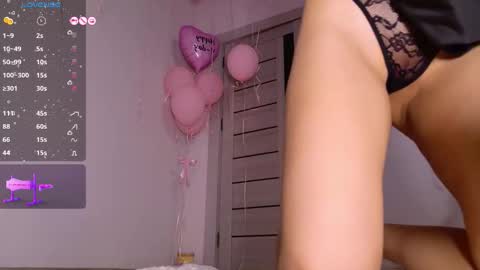 Snapshot of mishel_bless chatting on February 17, 9:28 am Mishel online show from February 17, 9:28 am