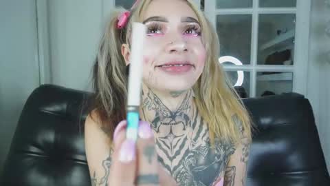 miss___angel online show from February 18, 11:06 am