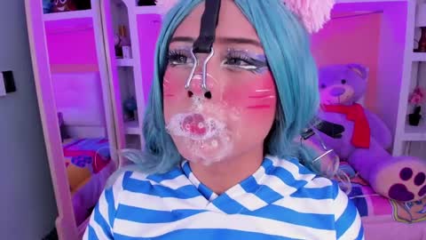 Megan online show from May 5, 9:56 pm