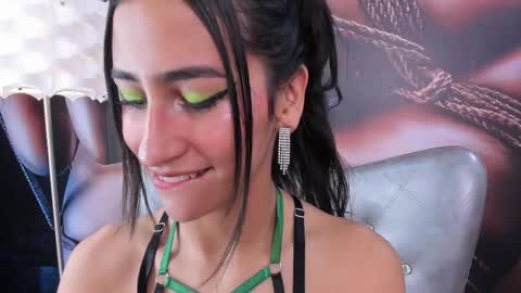 Taylor online show from December 4, 2:43 am