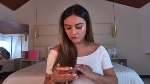 miss__ary_ online show from June 3, 11:57 am