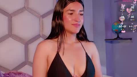 Snapshot of miss__jones_ chatting on June 25, 5:39 pm miss__jones_ online show from June 25, 5:39 pm